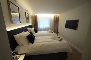 1st Floor Luxury 2-bed Apt, Sleeps 6