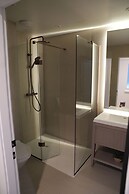 1st Floor Luxury 2-bed Apt, Sleeps 6
