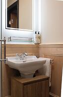 The Waterway Pub and Rooms