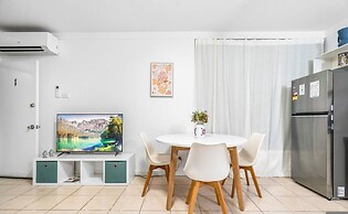 Zen Bamboo Cozy - Modern - Central