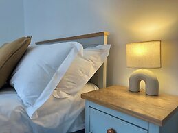 Cozy Belfast Apartment With 2 Bedrooms