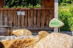 Yeongdeok Dalto Poolvilla Glamping