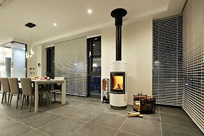 Bebridge Pool Villa Resort