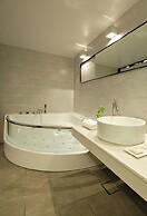 Bebridge Pool Villa Resort