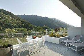 Bebridge Pool Villa Resort