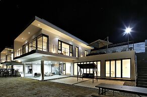 Bebridge Pool Villa Resort