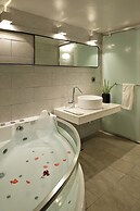 Bebridge Pool Villa Resort