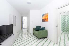 Perle Marine Suite Apartments