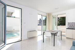 Perle Marine Suite Apartments