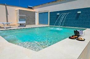 Perle Marine Suite Apartments