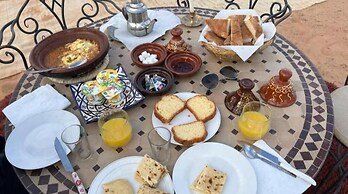 Merzouga Luxury Camp & Desert Activities