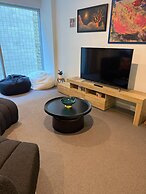 Cozy & Affordable in CBD - Free Wine