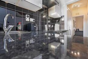 Central Aberdeen Flat Holburn St Workspace Parking
