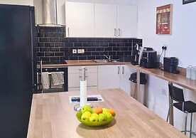 Kop View Rooms near Anfield