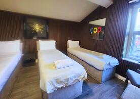 Kop View Rooms near Anfield