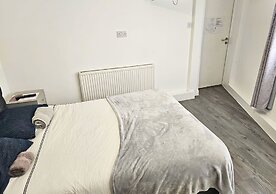 Kop View Rooms near Anfield