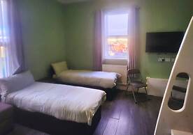 Kop View Rooms near Anfield