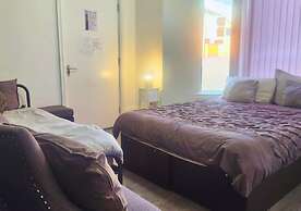 Kop View Rooms near Anfield