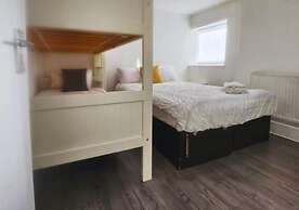 Kop View Rooms near Anfield