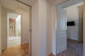 Stylish 2-Bedroom Stays near Colosseum