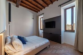 Stylish 2-Bedroom Stays near Colosseum