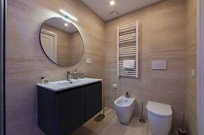Stylish 2-Bedroom Stays near Colosseum