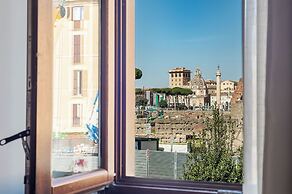 Stylish 2-Bedroom Stays near Colosseum