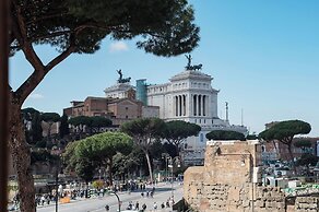 Large 6-Bed Stay near the Colosseum