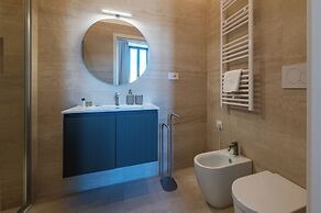 Large 6-Bed Stay near the Colosseum