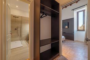 Large 6-Bed Stay near the Colosseum