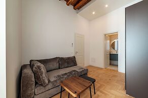 Large 6-Bed Stay near the Colosseum