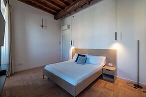 Large 6-Bed Stay near the Colosseum
