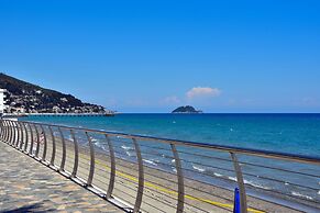 Seaside Binario Blu 500 M Dal Mare