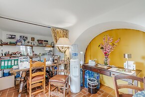 Charming Borgo Ciclamino Pool Activities