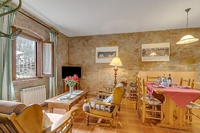 Charming Borgo Ciclamino Pool Activities