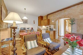 Charming Borgo Ciclamino Pool Activities