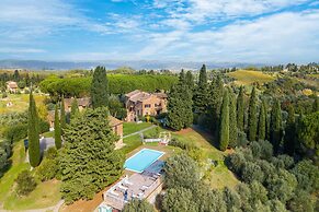 Charming Borgo Ciclamino Pool Activities