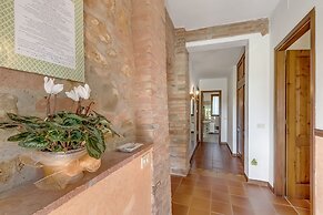 Charming Borgo Ciclamino Pool Activities