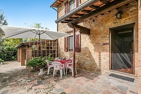 Charming Borgo Ciclamino Pool Activities