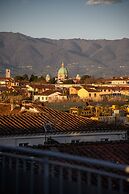 The Sunwall Loft in Lucca