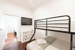 Largs Oasis - Beach and Jetty views
