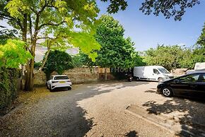 Cozy One-bedroom Flat in Slough