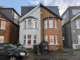 Stunning 4 Bedroom House in Old Windsor