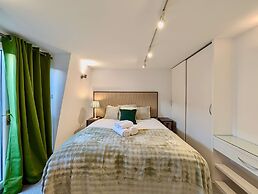 Stunning 4 Bedroom House in Old Windsor