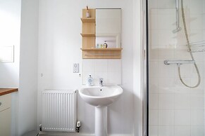 Charming 2-bedroom House in Northfleet