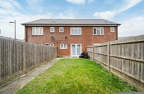 Charming 2-bedroom House in Northfleet