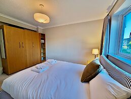 Charming Flat Near London Attractions