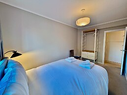 Charming Flat Near London Attractions