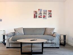 Charming and Modern 1-bedroom Flat