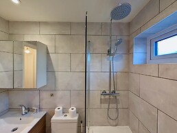 Charming and Modern 1-bedroom Flat